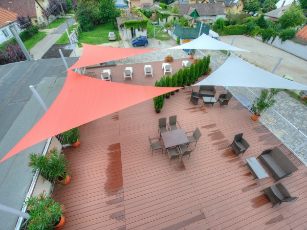 Outdoor Shade Sail with Cream and Red color for Sale